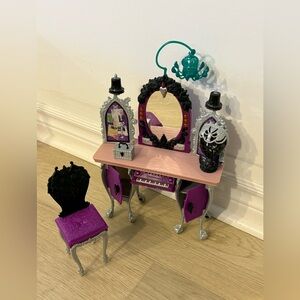 RAVEN DOLL VANITY Ever After Monster High Furniture for Dollhouse